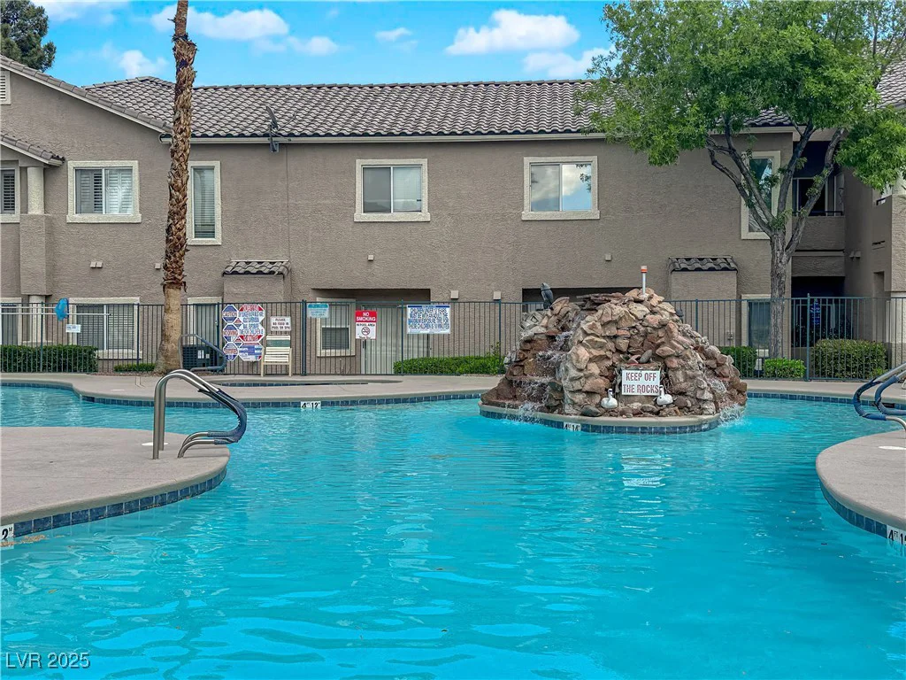 2001 Quarry Ridge, Las Vegas, NV 89117