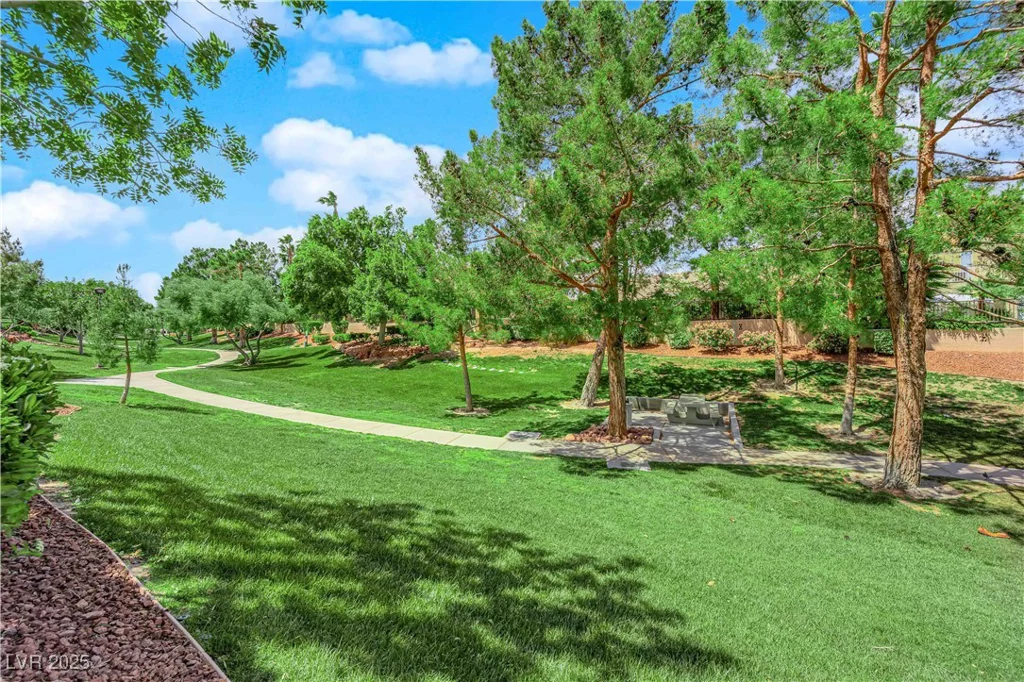 2001 Quarry Ridge, Las Vegas, NV 89117