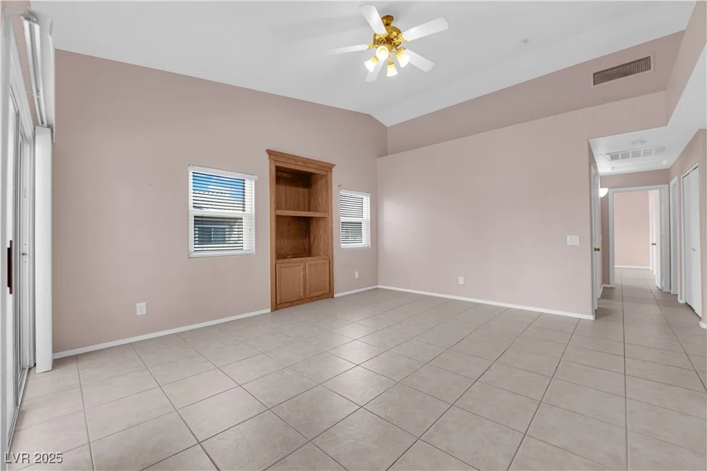 2001 Quarry Ridge, Las Vegas, NV 89117