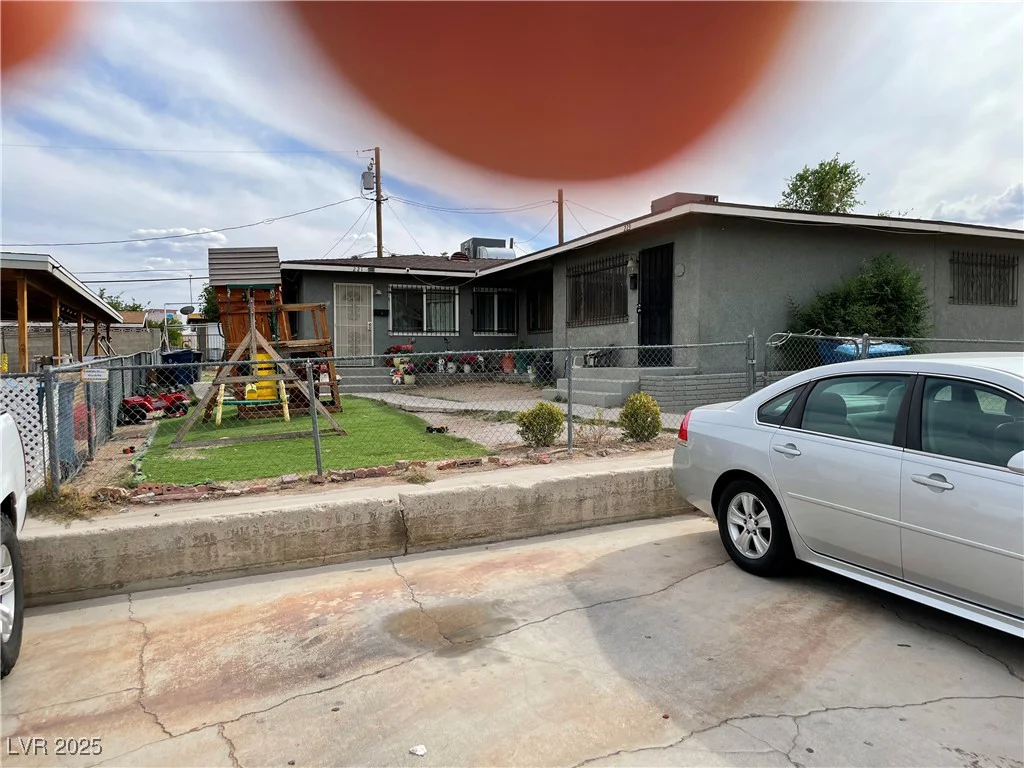 221 George, Las Vegas, NV 89106