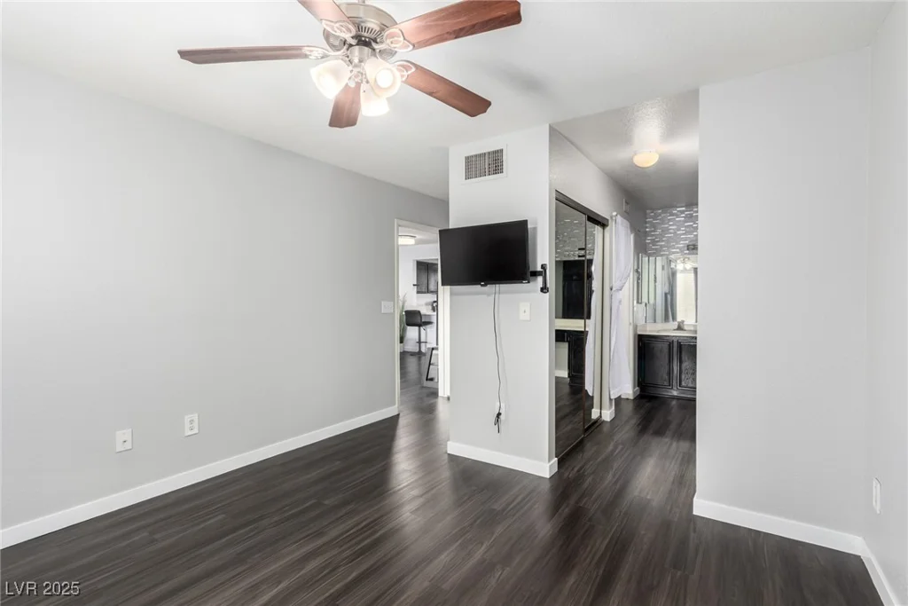 8070 Russell, Las Vegas, NV 89113