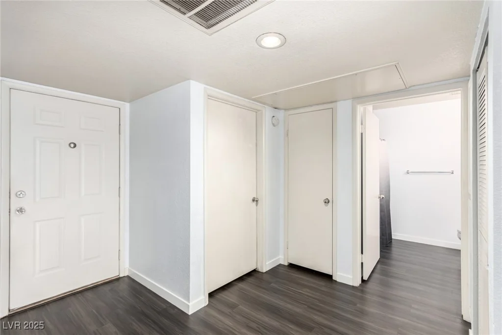 8070 Russell, Las Vegas, NV 89113