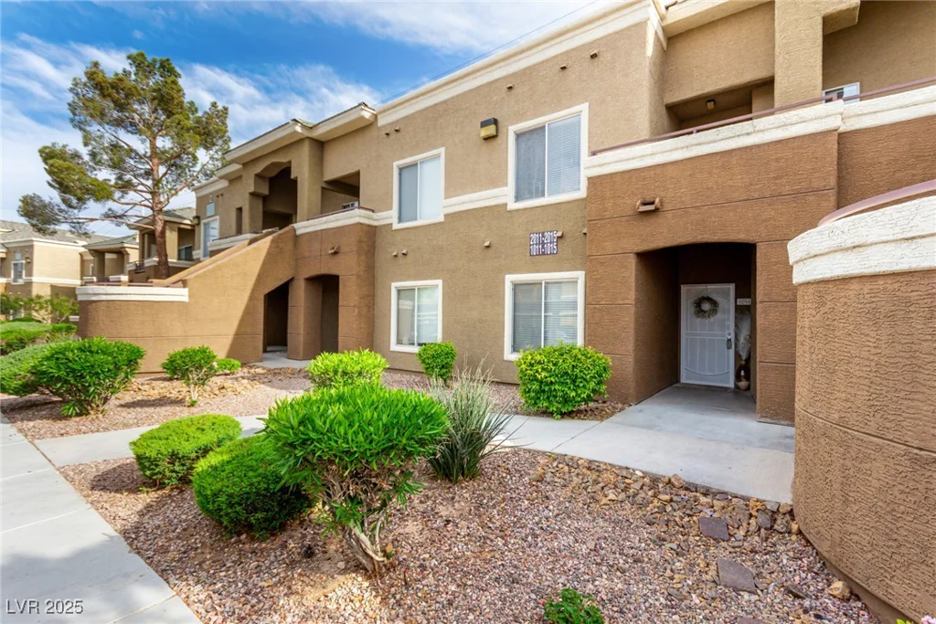 8070 Russell, Las Vegas, NV 89113
