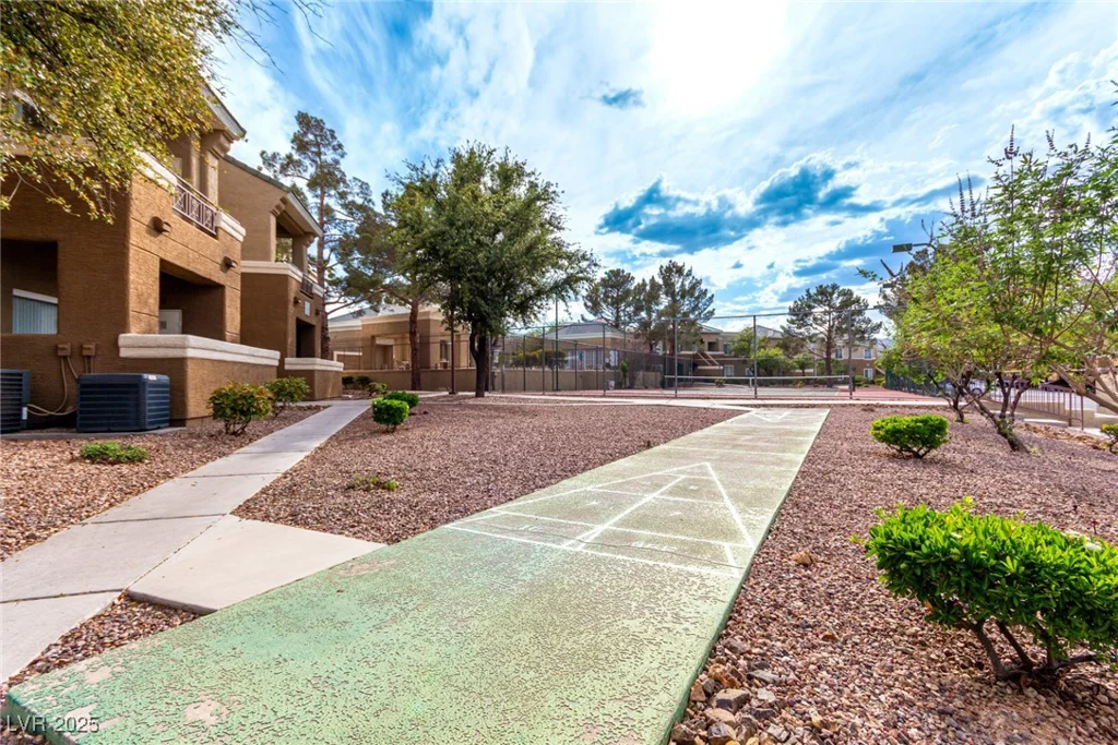 8070 Russell, Las Vegas, NV 89113