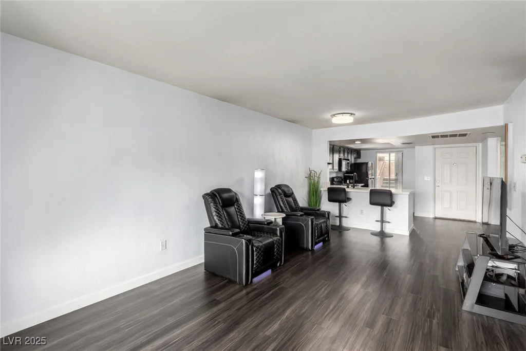 8070 Russell, Las Vegas, NV 89113