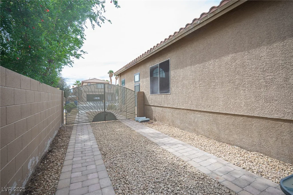 220 Hollyfern, Henderson, NV 89074