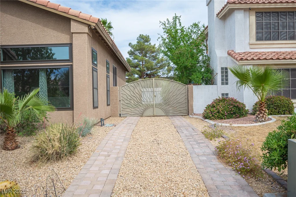 220 Hollyfern, Henderson, NV 89074