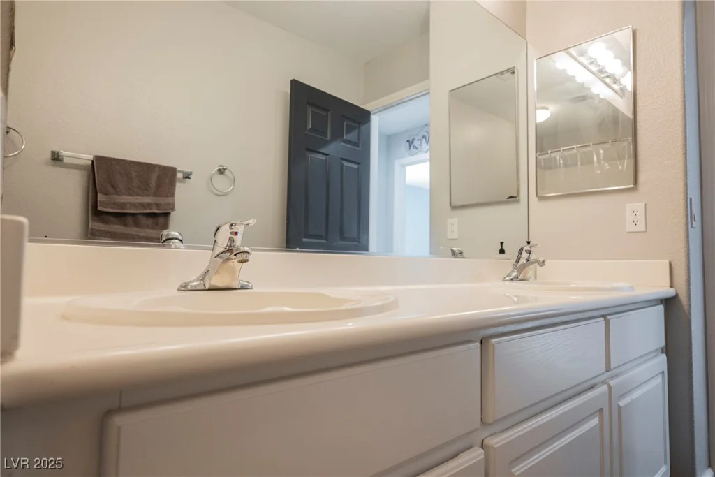 664 Mystic Cliffs, Las Vegas, NV 89183