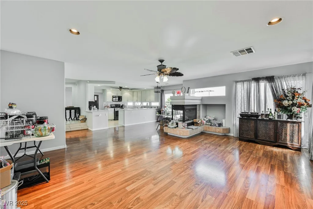 664 Mystic Cliffs, Las Vegas, NV 89183