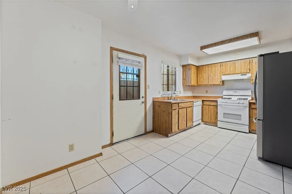 7084 Burcot, Las Vegas, NV 89156