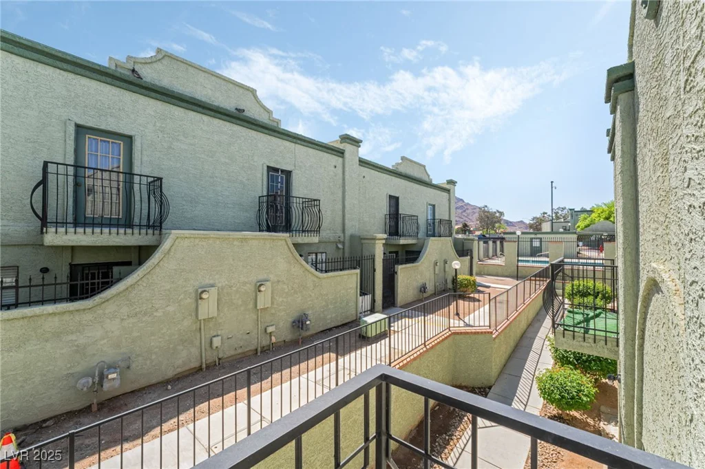 7084 Burcot, Las Vegas, NV 89156