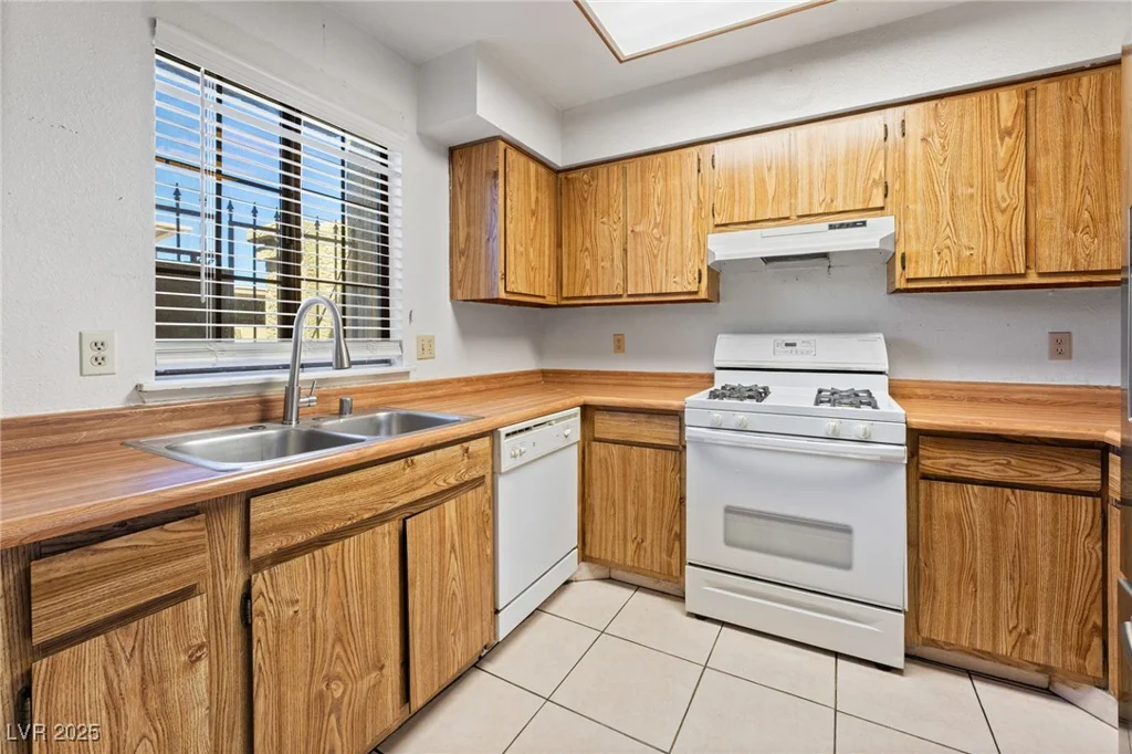 7084 Burcot, Las Vegas, NV 89156