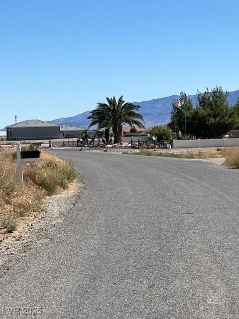 2561 Tahachapi, Pahrump, NV 89048