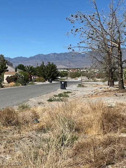 2561 Tahachapi, Pahrump, NV 89048