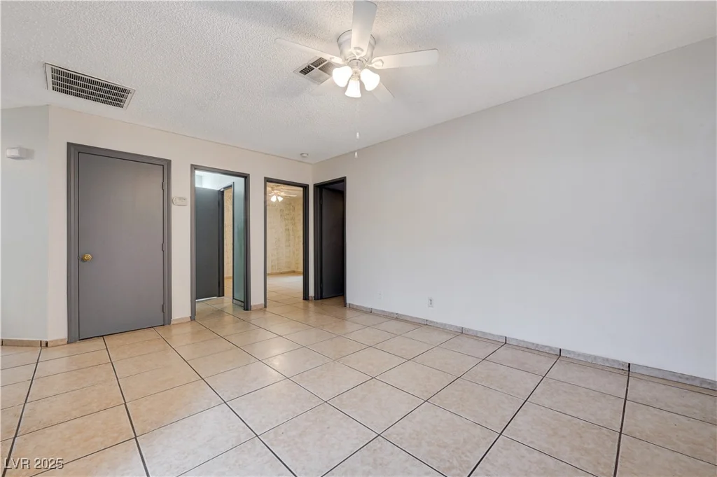 441 Lamb, Las Vegas, NV 89110