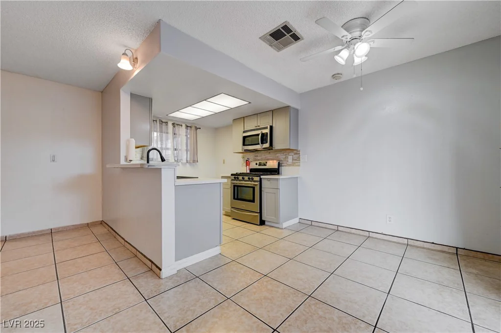441 Lamb, Las Vegas, NV 89110