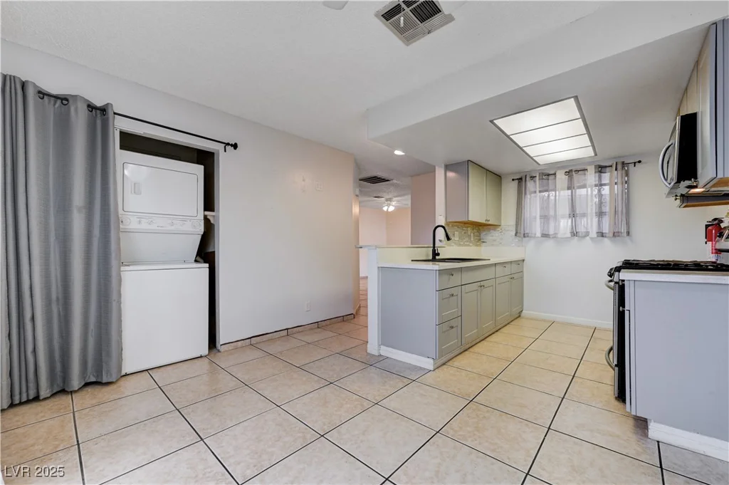 441 Lamb, Las Vegas, NV 89110