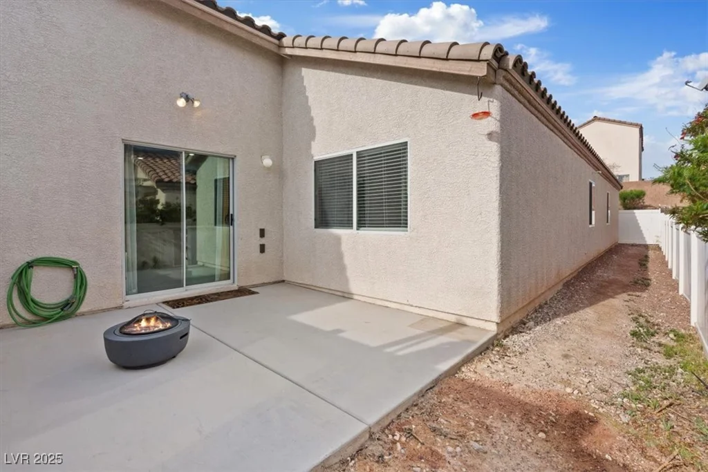 9284 Lopseed, Las Vegas, NV 89149