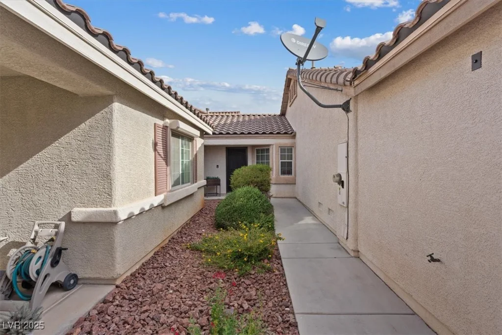 9284 Lopseed, Las Vegas, NV 89149