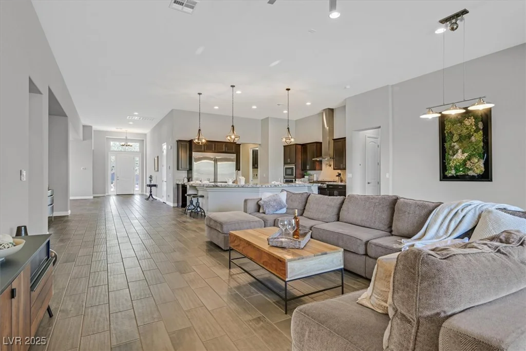 3870 Valles Caldera, Las Vegas, NV 89118