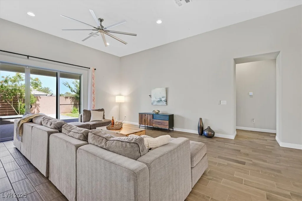 3870 Valles Caldera, Las Vegas, NV 89118