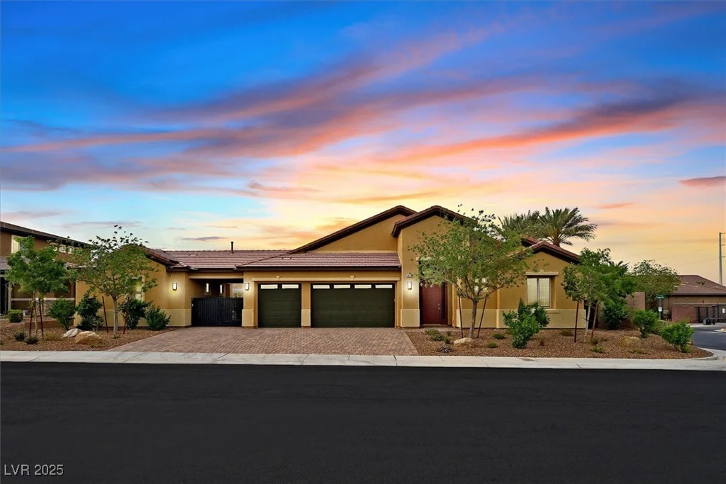 3870 Valles Caldera, Las Vegas, NV 89118