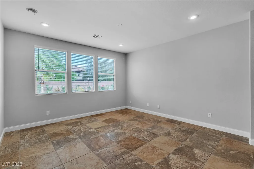 5889 Taylor Valley, Las Vegas, NV 89131