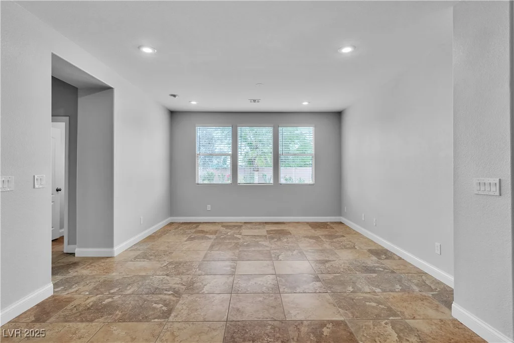 5889 Taylor Valley, Las Vegas, NV 89131