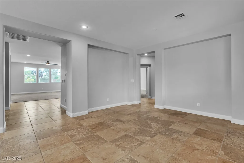 5889 Taylor Valley, Las Vegas, NV 89131