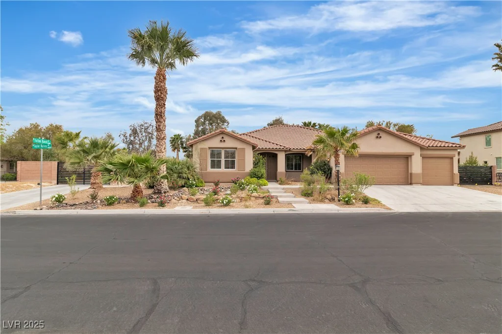 5889 Taylor Valley, Las Vegas, NV 89131