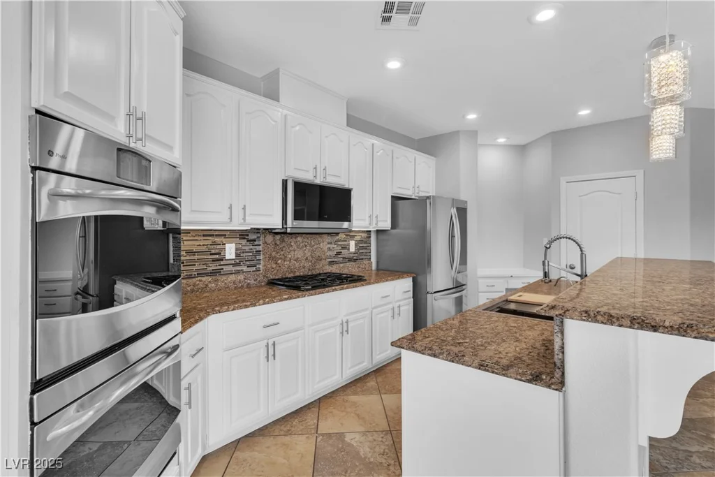 5889 Taylor Valley, Las Vegas, NV 89131