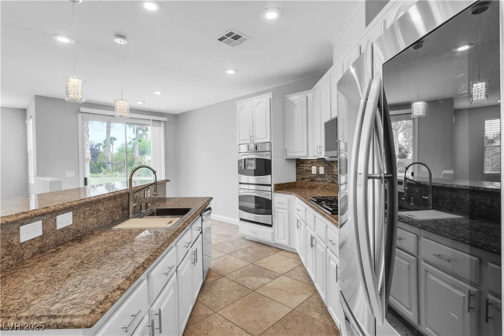 5889 Taylor Valley, Las Vegas, NV 89131