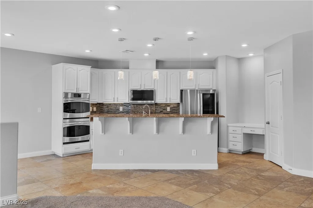 5889 Taylor Valley, Las Vegas, NV 89131