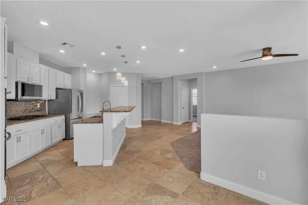 5889 Taylor Valley, Las Vegas, NV 89131