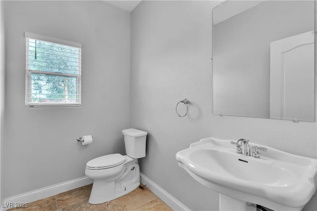 5889 Taylor Valley, Las Vegas, NV 89131