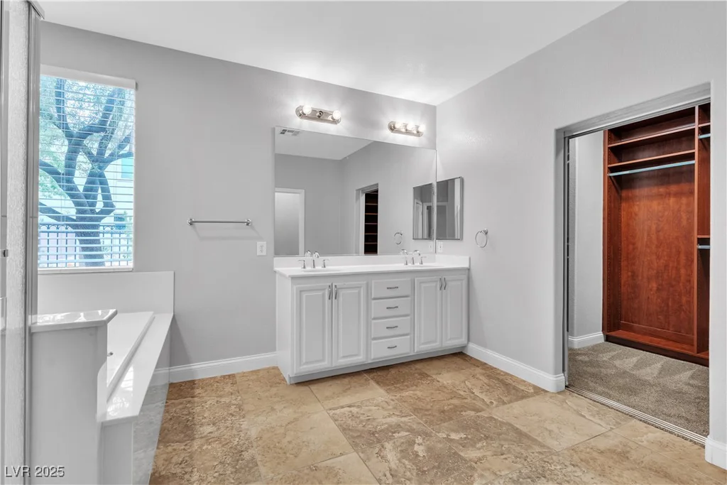 5889 Taylor Valley, Las Vegas, NV 89131
