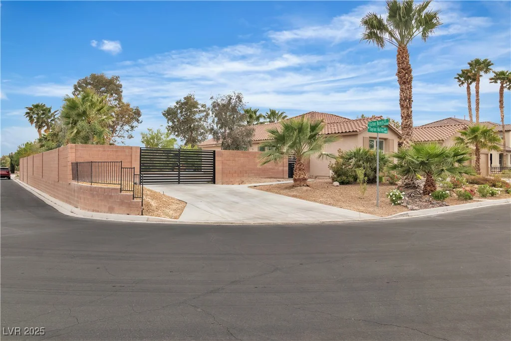 5889 Taylor Valley, Las Vegas, NV 89131