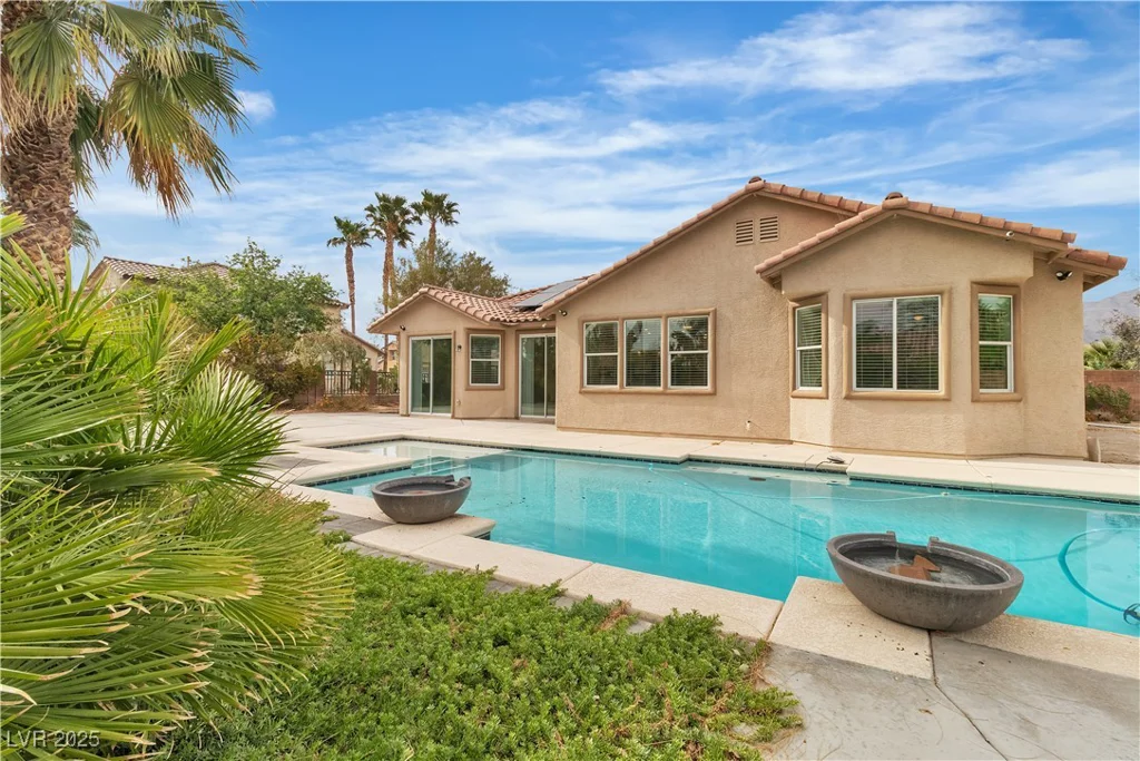 5889 Taylor Valley, Las Vegas, NV 89131