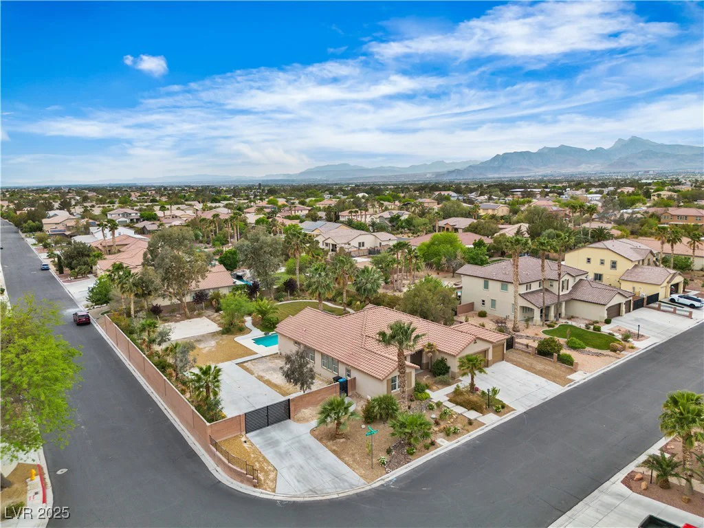 5889 Taylor Valley, Las Vegas, NV 89131