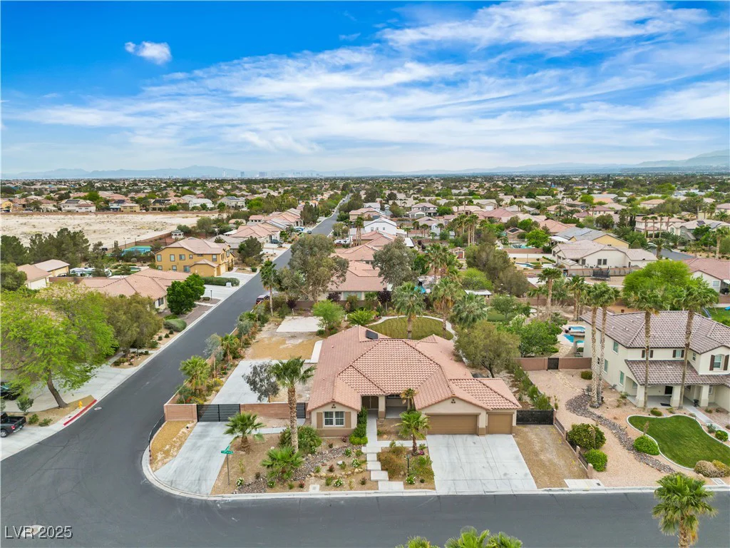 5889 Taylor Valley, Las Vegas, NV 89131