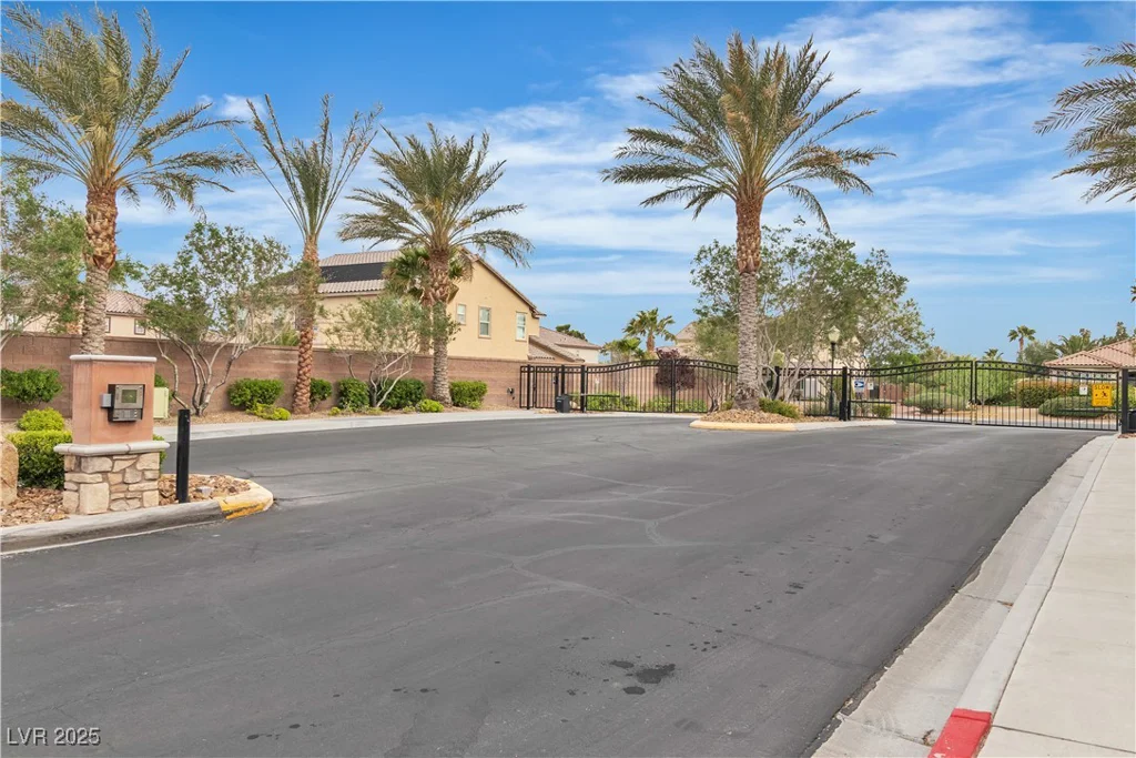 5889 Taylor Valley, Las Vegas, NV 89131