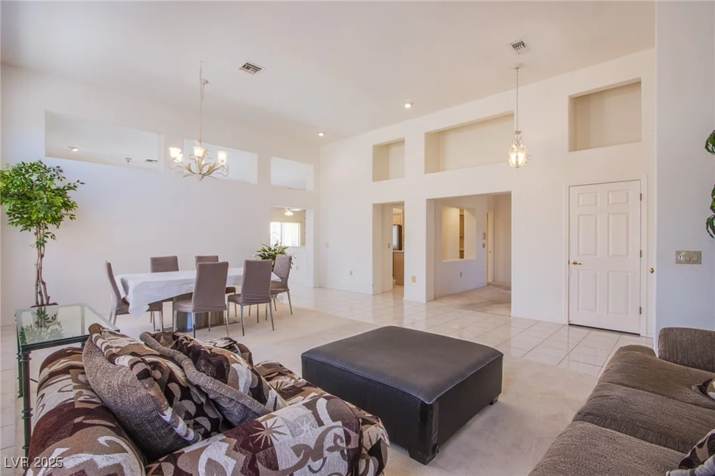 2740 Billy Casper, Las Vegas, NV 89134