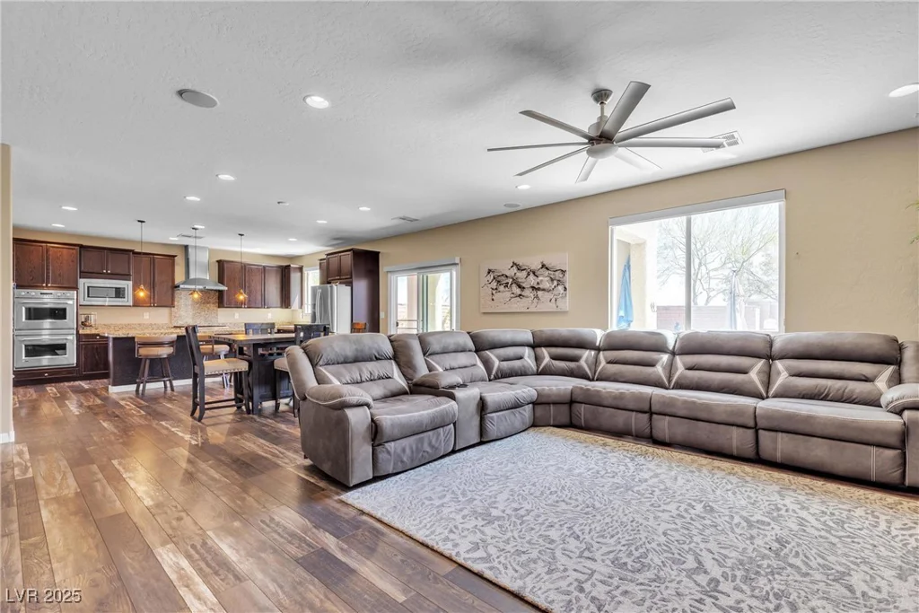 10412 Deer Heights, Las Vegas, NV 89178