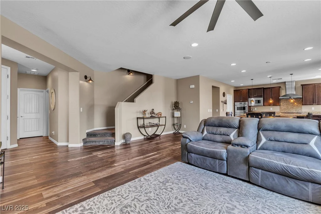 10412 Deer Heights, Las Vegas, NV 89178
