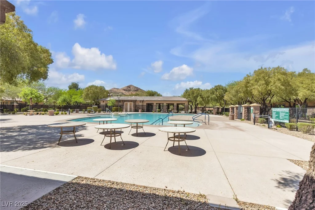 10412 Deer Heights, Las Vegas, NV 89178