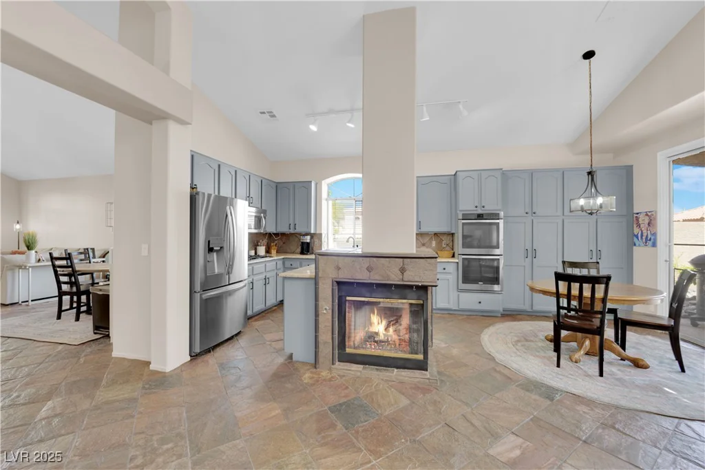 2424 Chestnut Hill, Las Vegas, NV 89134
