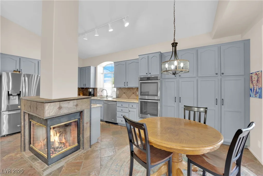 2424 Chestnut Hill, Las Vegas, NV 89134