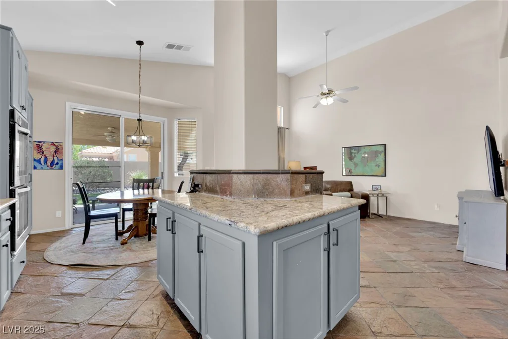 2424 Chestnut Hill, Las Vegas, NV 89134