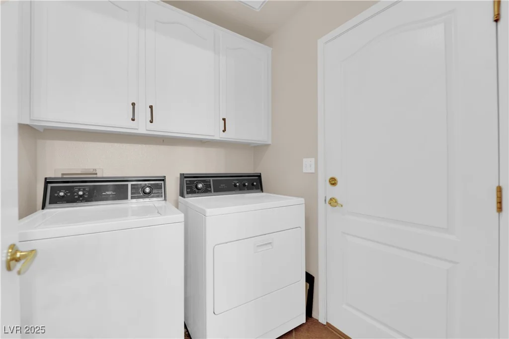 2424 Chestnut Hill, Las Vegas, NV 89134
