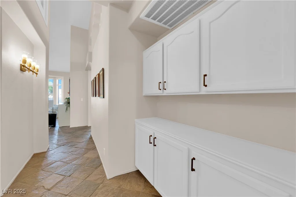 2424 Chestnut Hill, Las Vegas, NV 89134